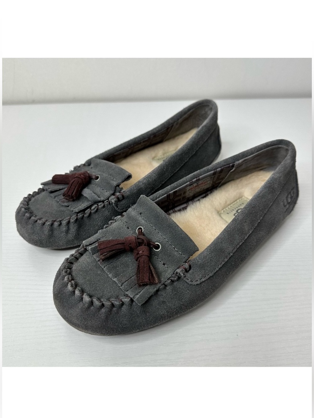 UGG Women’s Lizzy Mocassin Slip On Shoes Size 7